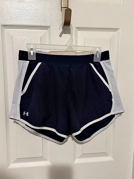 Under Armour Pants - Under Armour Black Shorts Size Medium with Pockets